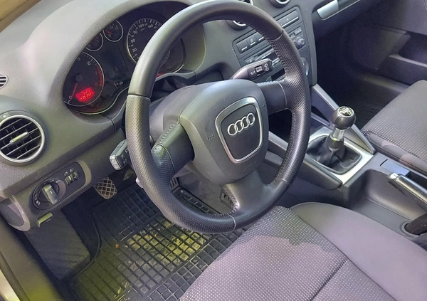 Audi A3 cena 15600 przebieg: 299000, rok produkcji 2006 z Sosnowiec małe 301